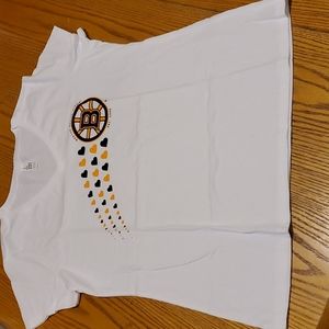 NIP Women's Size XL Boston Bruins Alumni V-Neck T-Shirt White/Hearts
